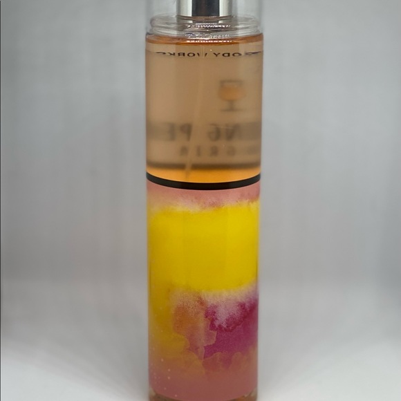Bath & Body Works Peach Sangria mist - Picture 2 of 4